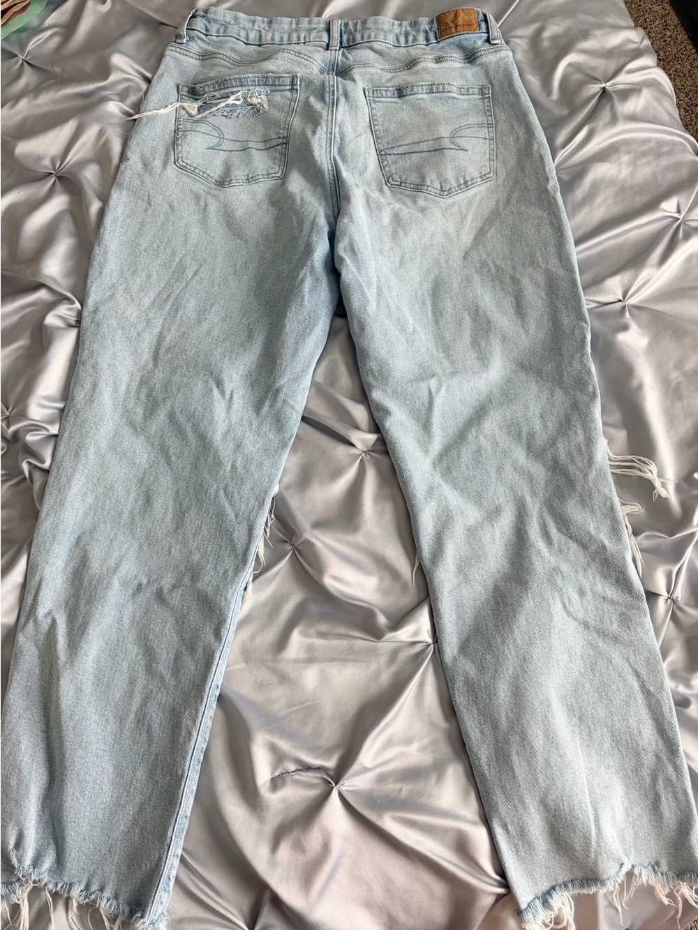 American Eagle Outfitters Light Blue Distressed Straight Leg Jeans - Picture 3 of 8